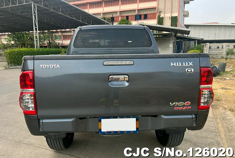 Toyota Hilux in Gray for Sale Image 6
