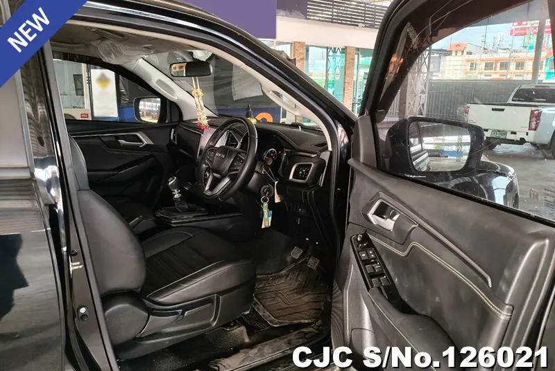 Isuzu D-Max in Black for Sale Image 7