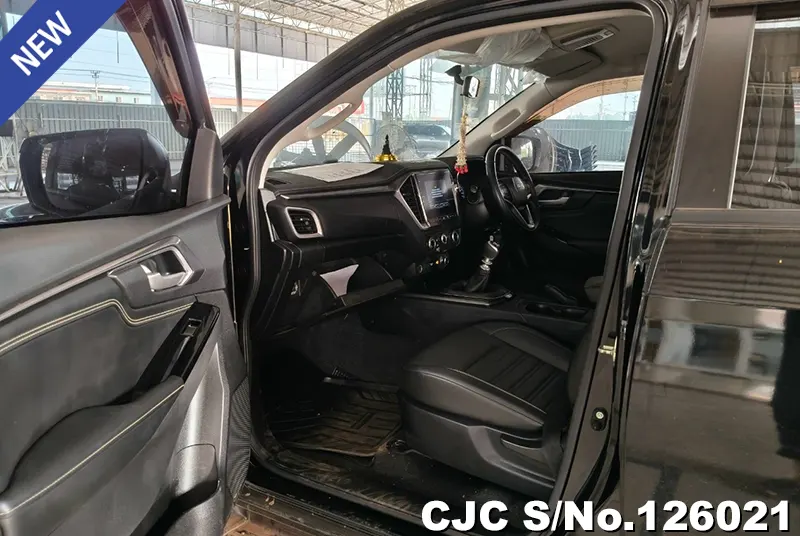 Isuzu D-Max in Black for Sale Image 8