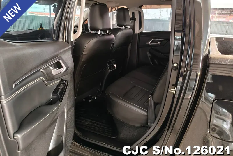Isuzu D-Max in Black for Sale Image 10