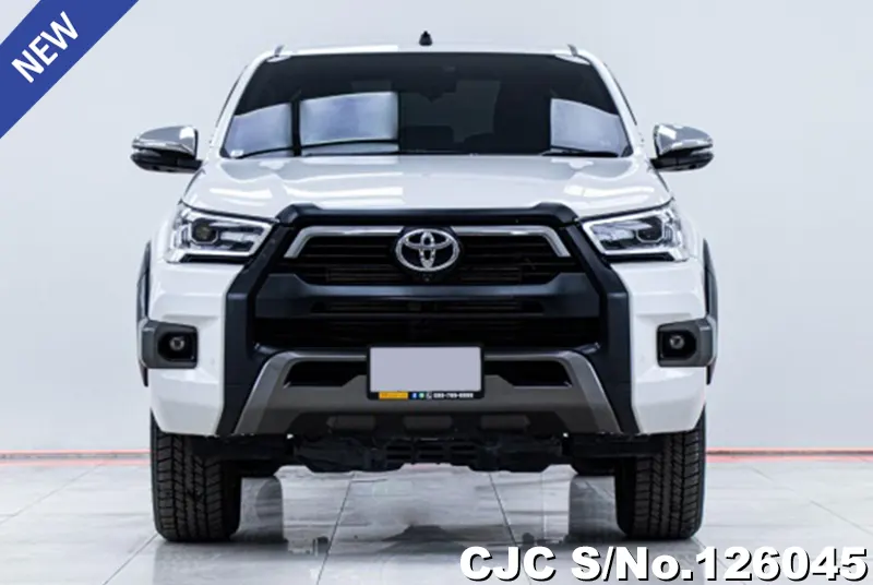 Toyota Hilux in White for Sale Image 3