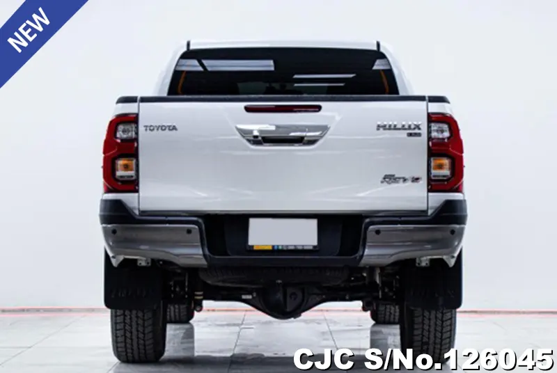 Toyota Hilux in White for Sale Image 4