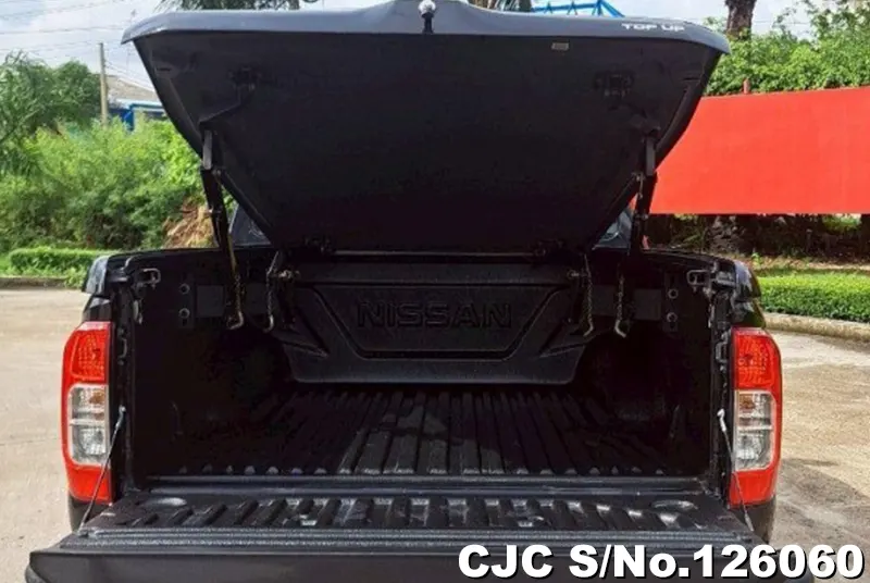 Nissan Navara in Black for Sale Image 4