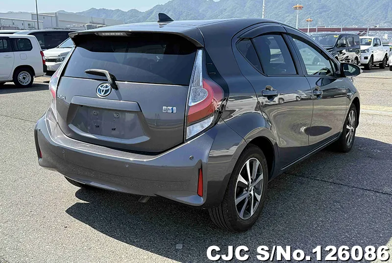 2018 Toyota Aqua Gray for sale | Stock No. 126086 | Japanese Used