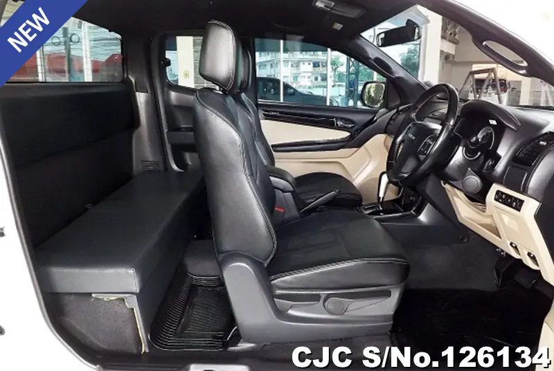 Isuzu D-Max in White for Sale Image 8