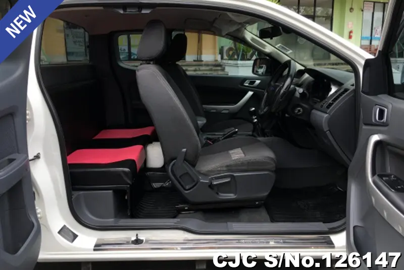 Ford Ranger in White for Sale Image 9