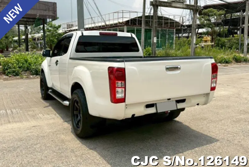 Isuzu D-Max in White for Sale Image 1