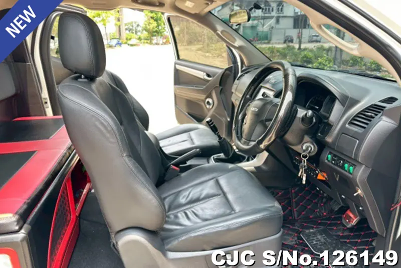 Isuzu D-Max in White for Sale Image 7