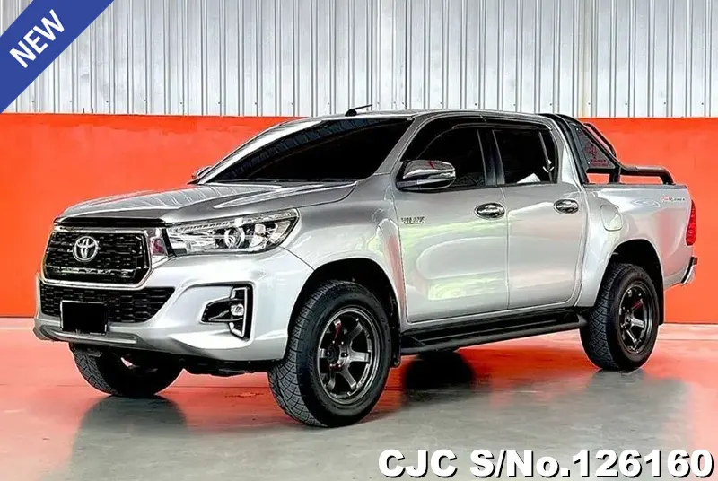 Toyota Hilux in Gray for Sale Image 3