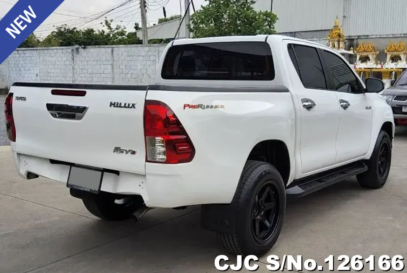 Toyota Hilux in White for Sale Image 2