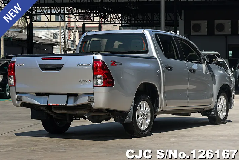 Toyota Hilux in Silver for Sale Image 2
