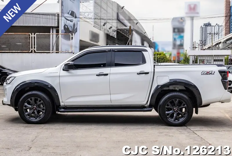 Isuzu D-Max in White for Sale Image 7