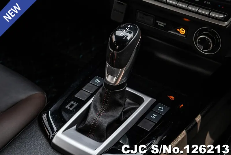 Isuzu D-Max in White for Sale Image 15