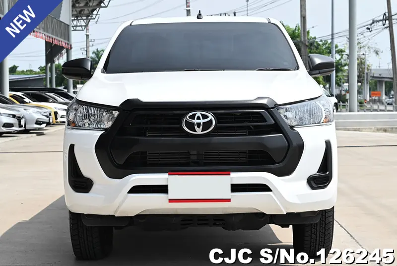Toyota Hilux in White for Sale Image 2