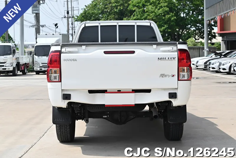 Toyota Hilux in White for Sale Image 3