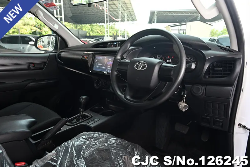 Toyota Hilux in White for Sale Image 6