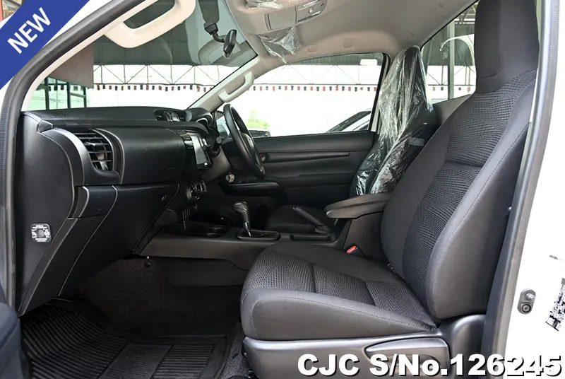 Toyota Hilux in White for Sale Image 9