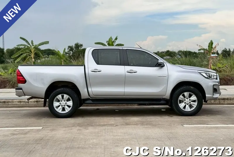 Toyota Hilux in Silver for Sale Image 6