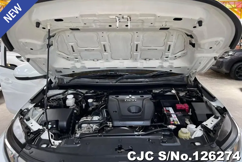 Mitsubishi Triton in White for Sale Image 11