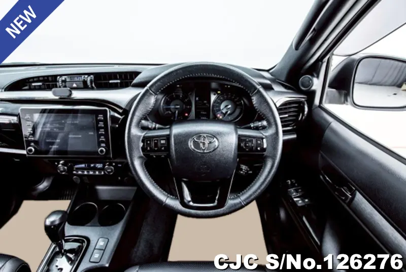 Toyota Hilux in White for Sale Image 9
