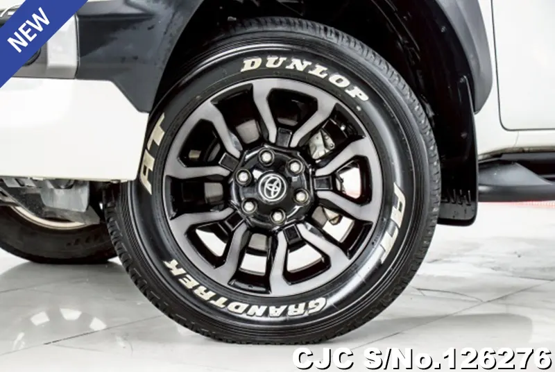 Toyota Hilux in White for Sale Image 12