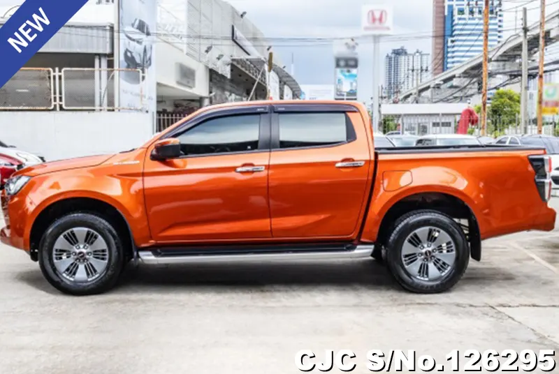 Isuzu D-Max in Orange for Sale Image 5