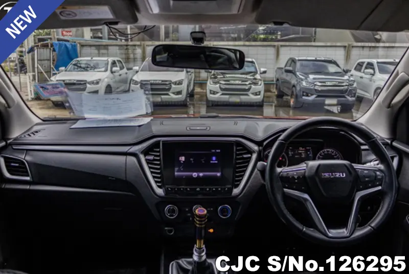 Isuzu D-Max in Orange for Sale Image 6