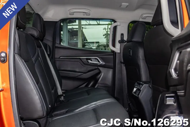 Isuzu D-Max in Orange for Sale Image 8