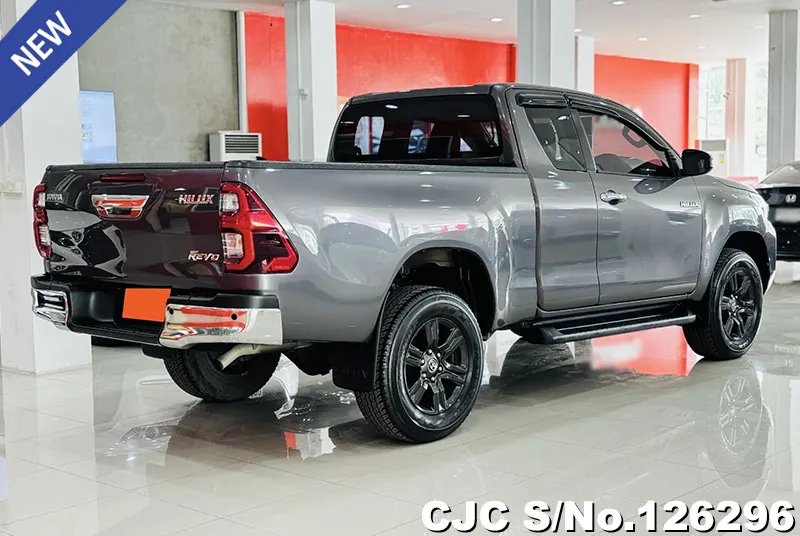 Toyota Hilux in Gray for Sale Image 1