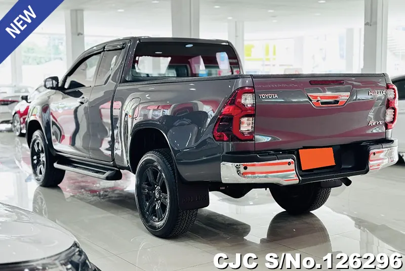 Toyota Hilux in Gray for Sale Image 2