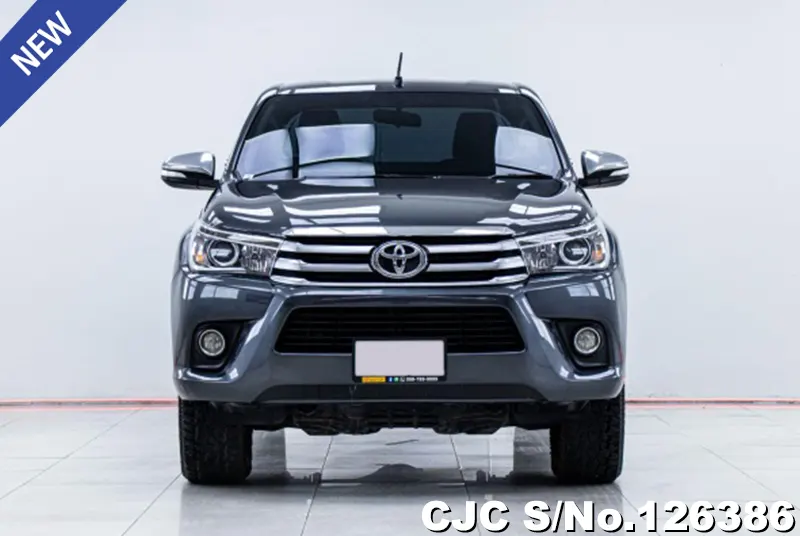 Toyota Hilux in Gray for Sale Image 3