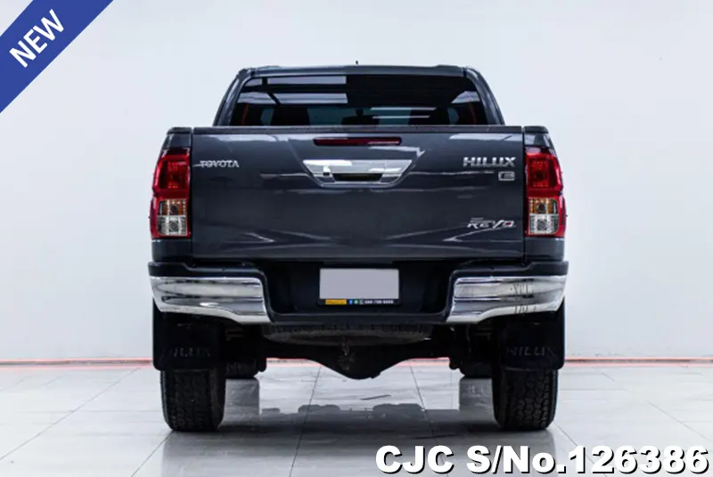 Toyota Hilux in Gray for Sale Image 4
