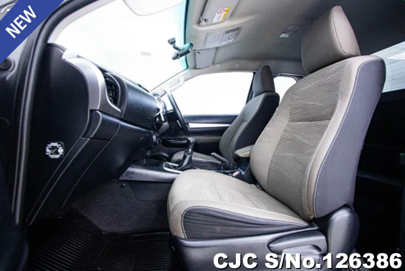 Toyota Hilux in Gray for Sale Image 7