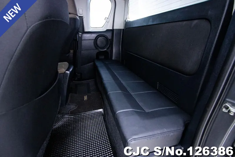 Toyota Hilux in Gray for Sale Image 8