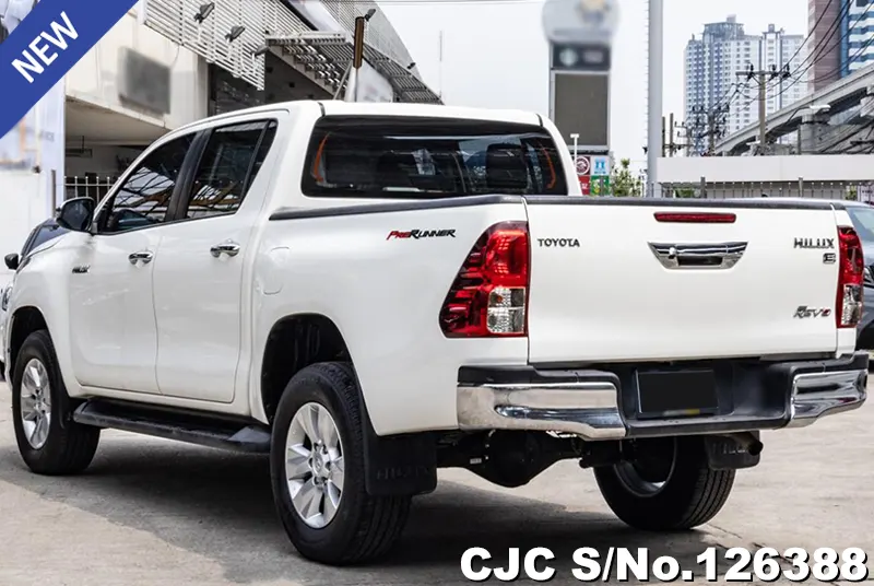 Toyota Hilux in White for Sale Image 1