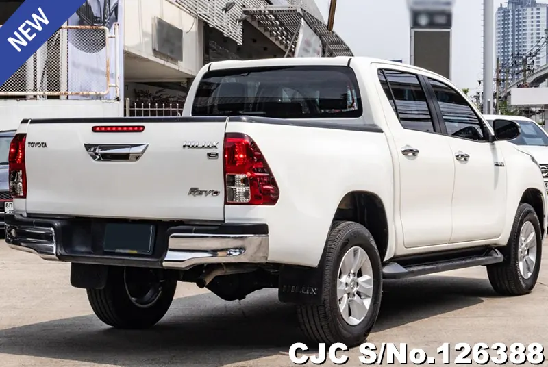 Toyota Hilux in White for Sale Image 2