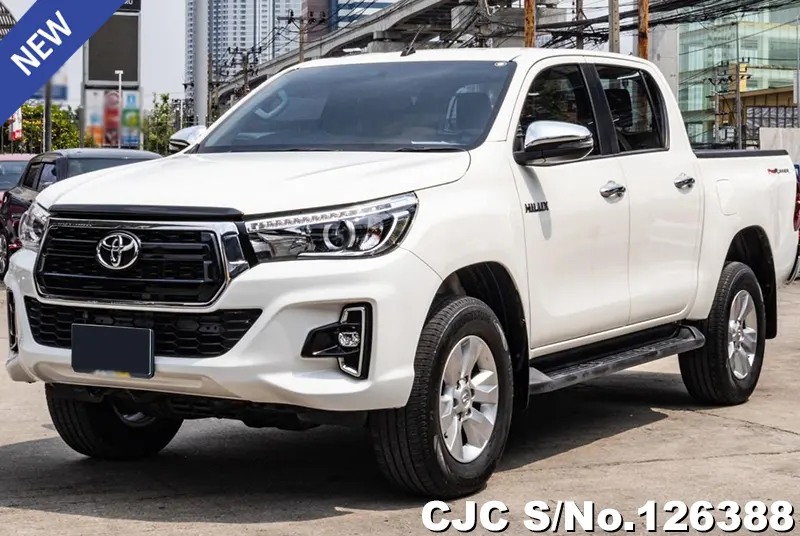 Toyota Hilux in White for Sale Image 3
