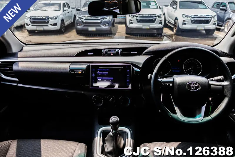 Toyota Hilux in White for Sale Image 8