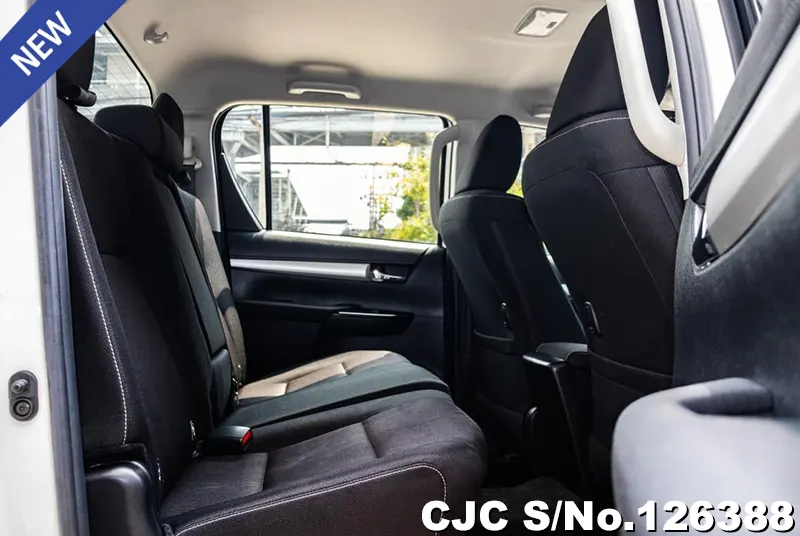 Toyota Hilux in White for Sale Image 11