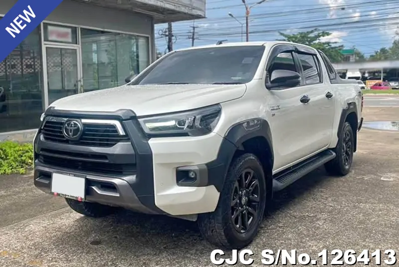 Toyota Hilux in White for Sale Image 2