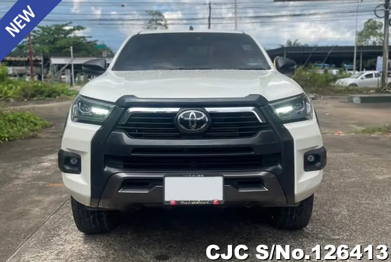 Toyota Hilux in White for Sale Image 3