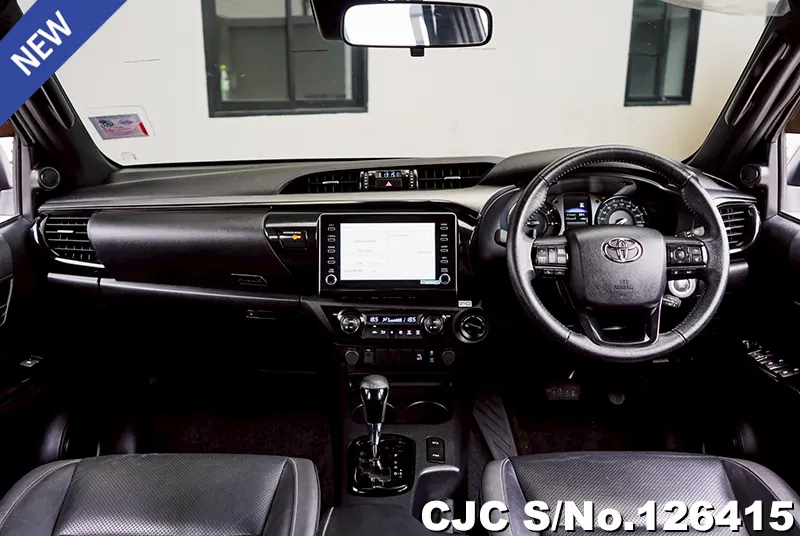 Toyota Hilux in White for Sale Image 8