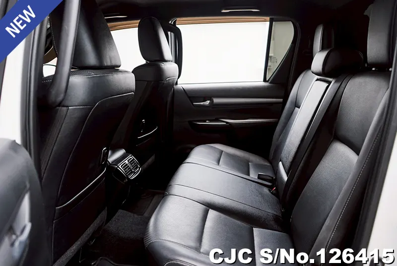 Toyota Hilux in White for Sale Image 10