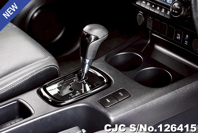 Toyota Hilux in White for Sale Image 13