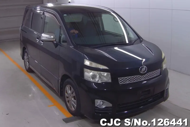 Toyota / Voxy 2012
