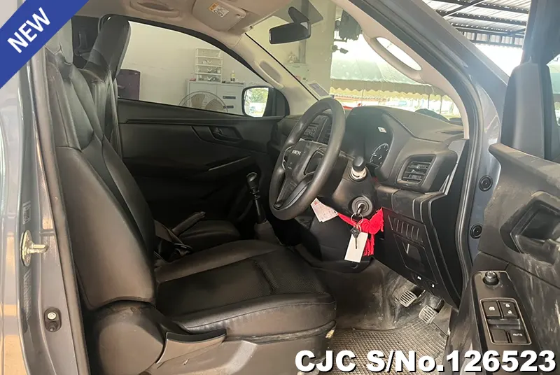 Isuzu D-Max in Gray for Sale Image 7
