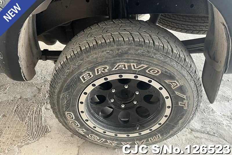 Isuzu D-Max in Gray for Sale Image 9
