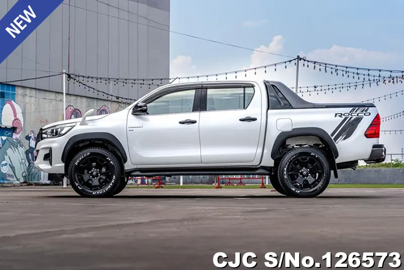 Toyota Hilux in White for Sale Image 5