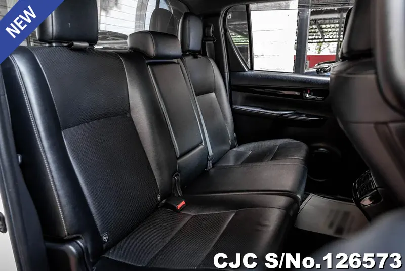 Toyota Hilux in White for Sale Image 10