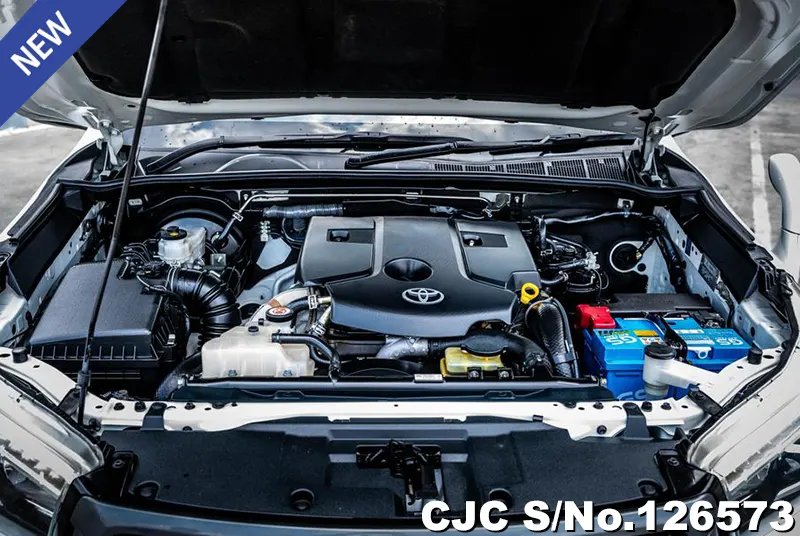 Toyota Hilux in White for Sale Image 15